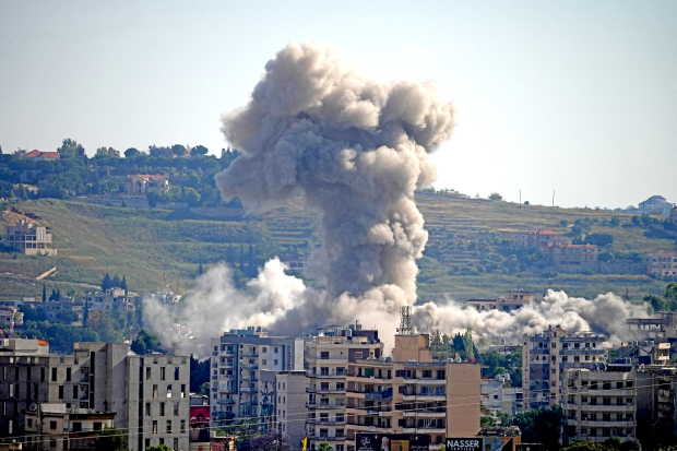 Air strikes precede Israeli capture of Crusader-built Lebanon castle
